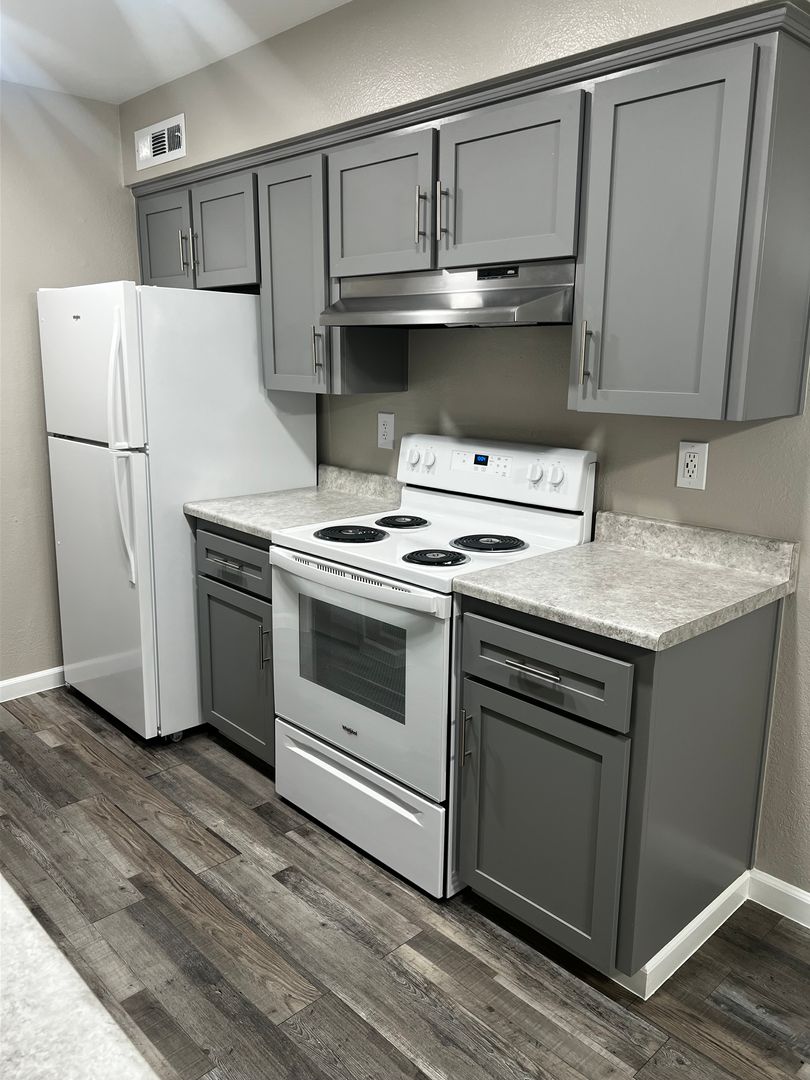 Reedley Apartment: 683 North Haney Avenue