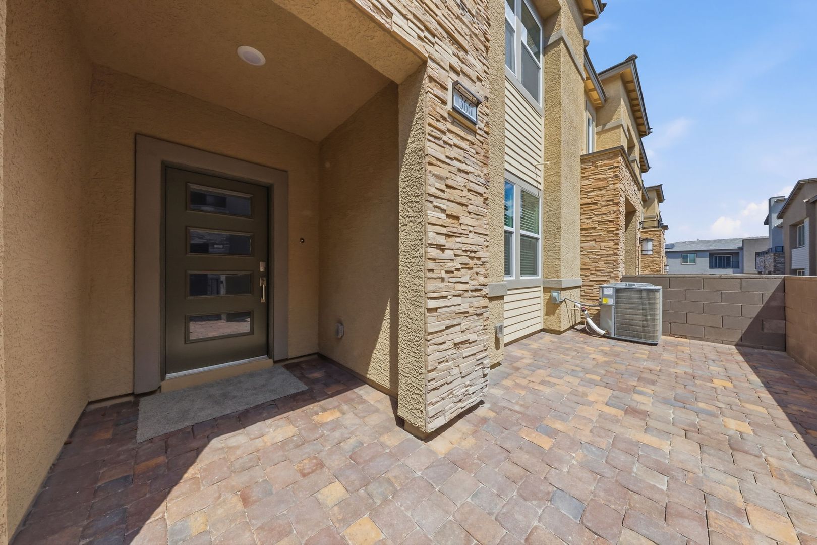 Henderson House: 366 Francis Peak Dr