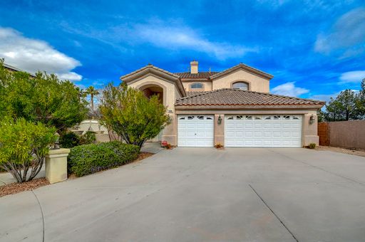 Executive Living: Gated 5-BR Home with RV Parking & Pool Service Included – photo 1