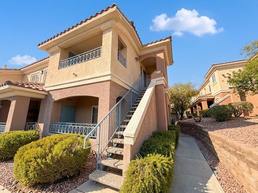 Stunning 2 Bedroom 2 Bath in Gated Summerlin Community – photo 1