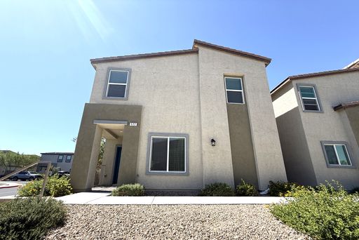 3 bedroom, 2.5 bath townhome near Inspirada, Hospital and Raiders Practice Facility – photo 1