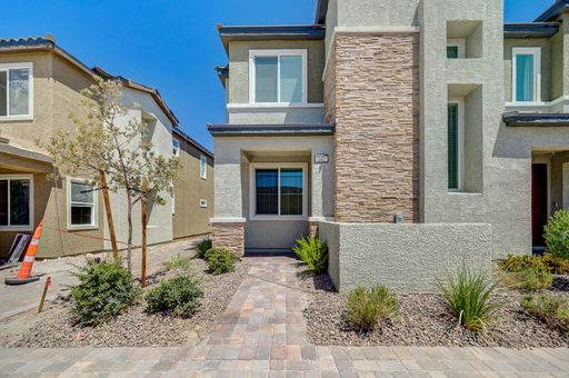 Modern Luxury Living in Cadence – Spacious 3BR End Unit Townhome for More Privacy! – photo 1
