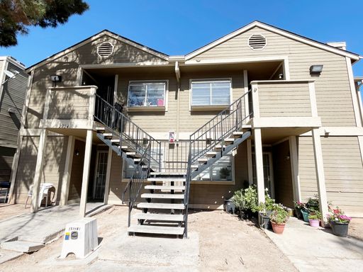 Gorgeous 2 BR 1 BA Condo Near Nellis & Vegas Valley – photo 1