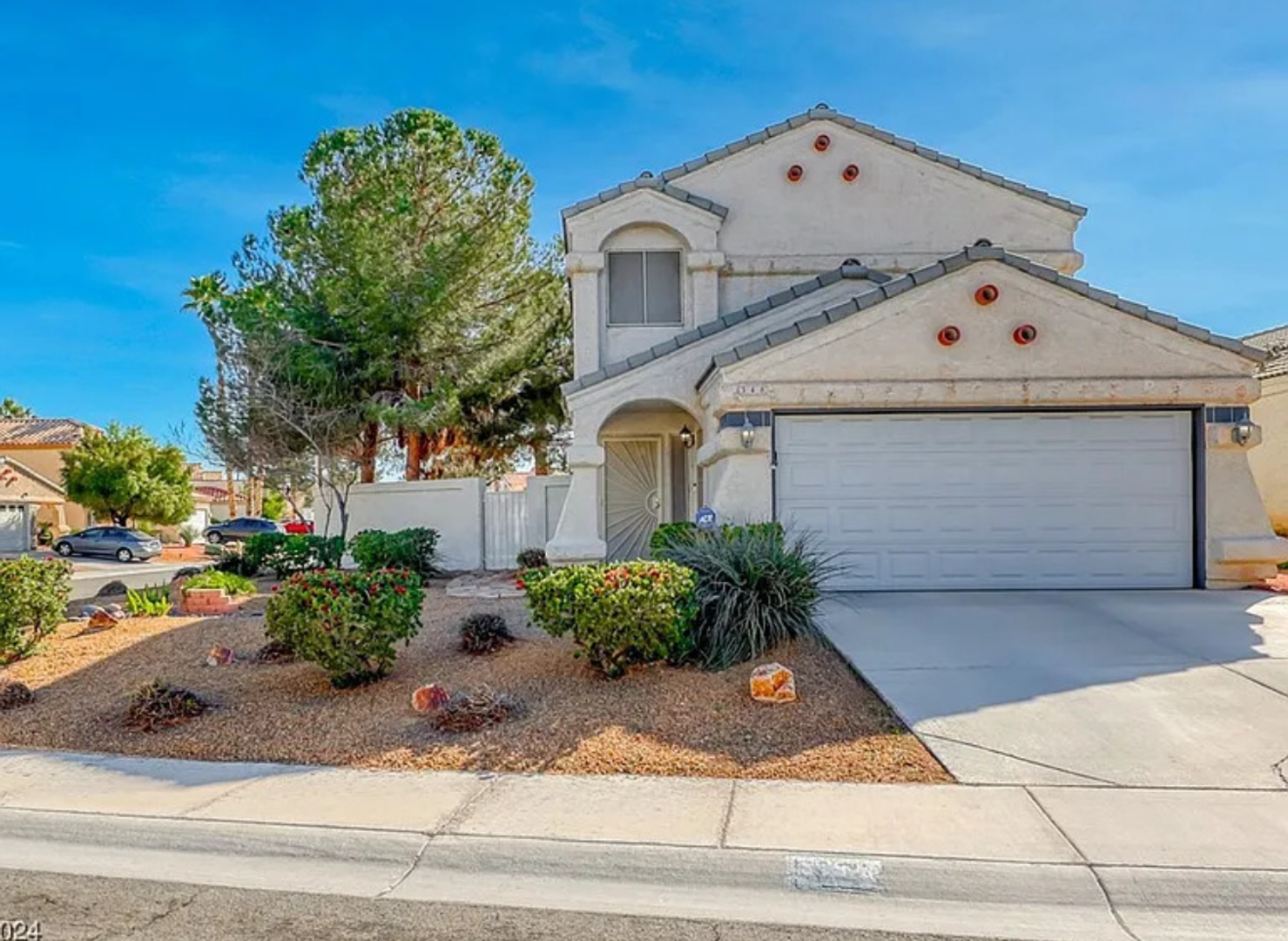 Henderson House: 348 Faulkner Ct