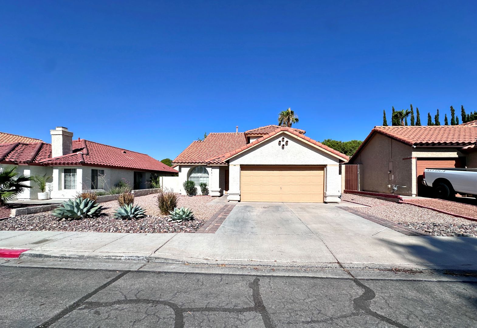 Las Vegas House: 3317 Surfline Dr