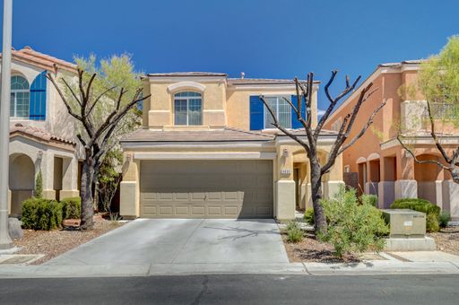 Beautiful 3 Bedroom Mountain’s Edge Rental with Brand-New Luxury Vinyl Flooring! – photo 1