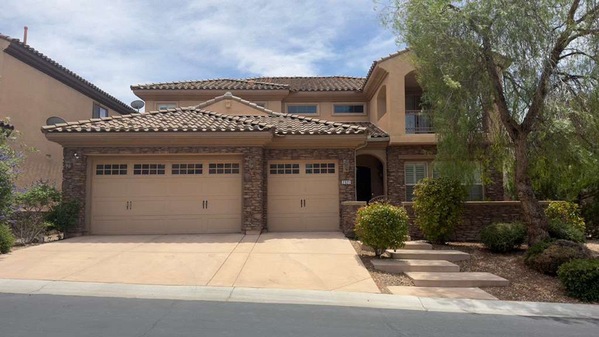 Henderson House: 2321 Martinique Avenue, Henderson NV 89044