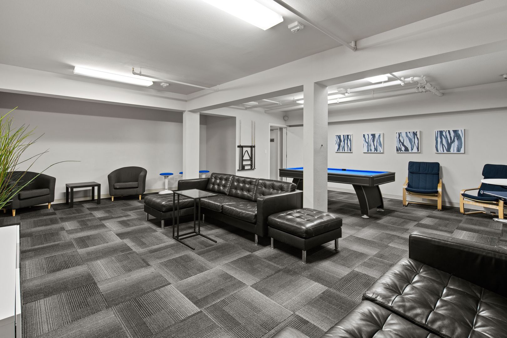 Game room at Santo on Howell (6 of 7)