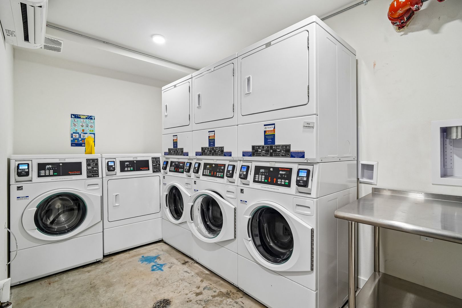 Laundry room at Graceland Apartments (4 of 4)