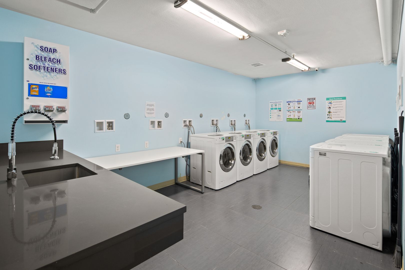 Laundry room at Santo on Howell (4 of 4)