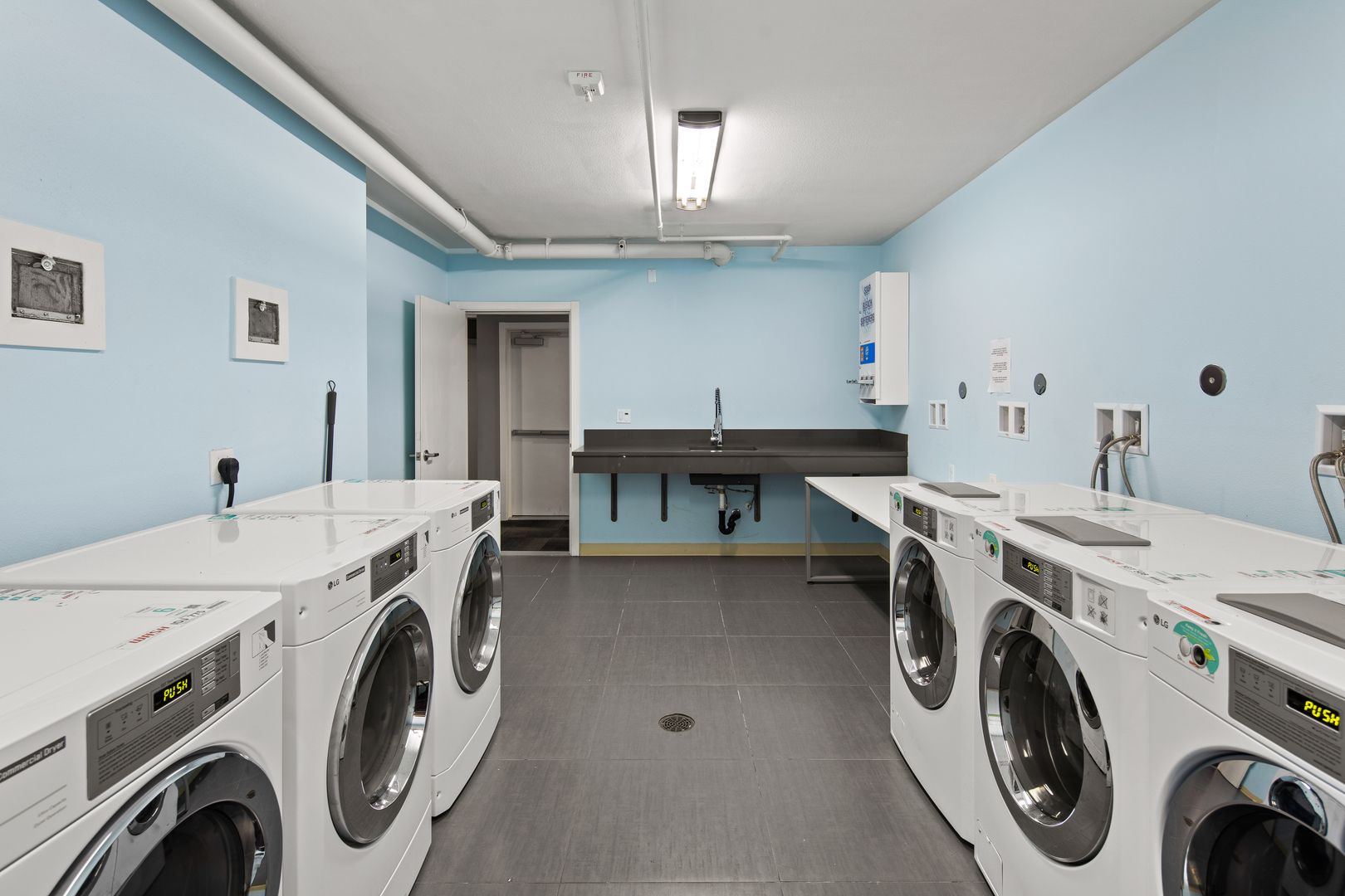 Laundry room at Santo on Howell (3 of 4)