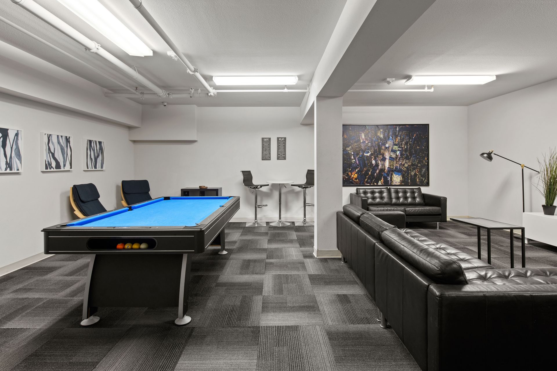 Game room at Santo on Howell (1 of 7)