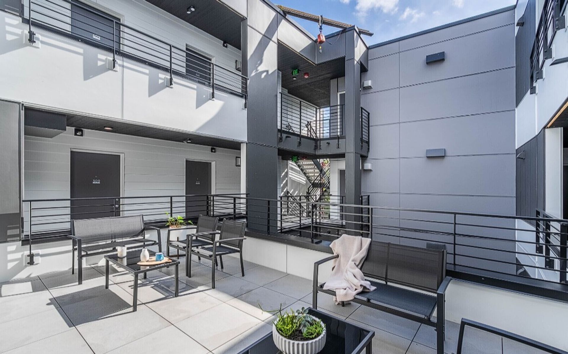 Graceland Apartments 9 of 12