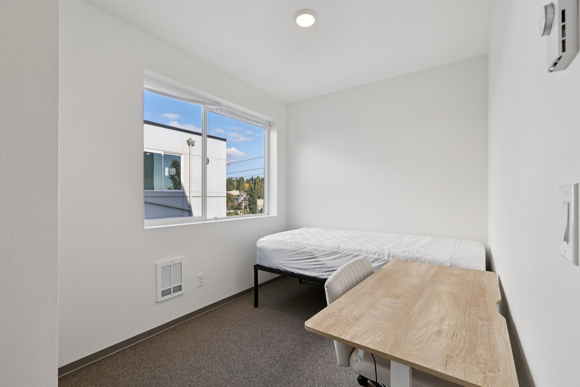 Brand-new 6B3B Townhouse near UW! 11 of 12