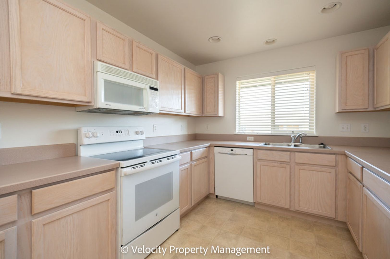 Bend Apartment: 1204 NE Dawson Dr.