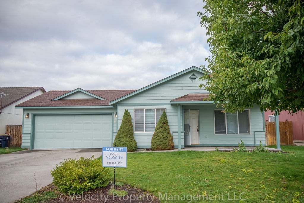 Redmond House: 2505 NE 7th Ln.
