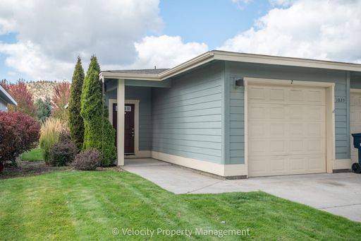Beautiful Duplex in NE Bend! – photo 1