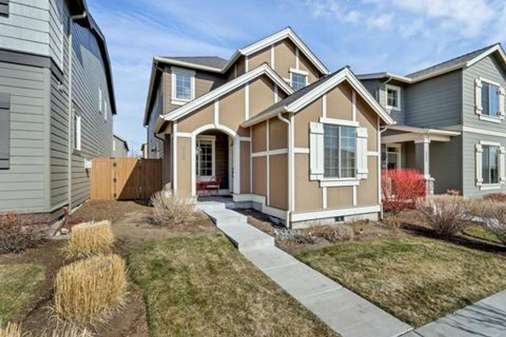 Bend House: 20774 NE Sierra Dr.