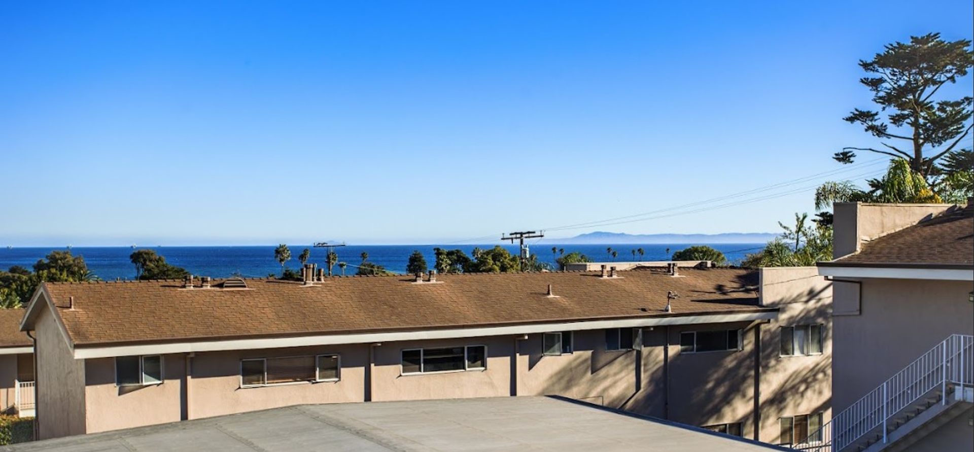 Santa Barbara Apartment: 1035 Cliff Drive