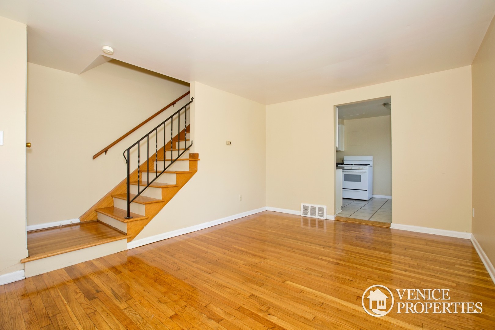Columbus Townhome: 1659 North 4th Street Unit B
