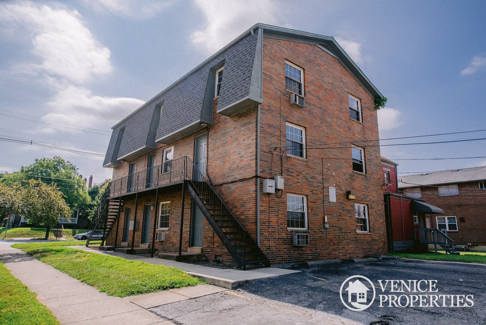 Columbus Apartment: 1669 North 4th Street Apartment A2