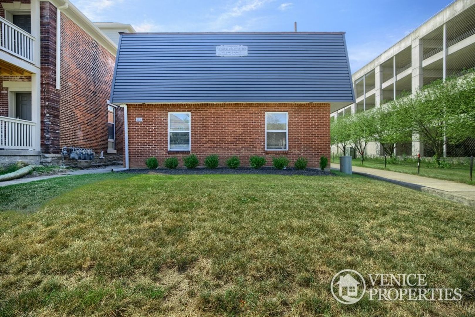 Columbus Townhome: 83 East 11th Avenue Apartment A