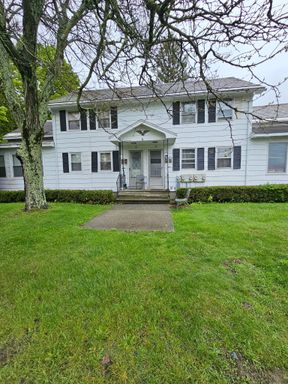 Cozy Village Apartment Available – 16-18 Division St. Unit 16B, Cambridge, NY