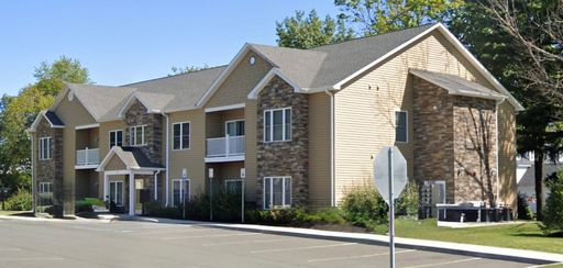 Comfort & Convenience at 591 Boght Rd – photo 1