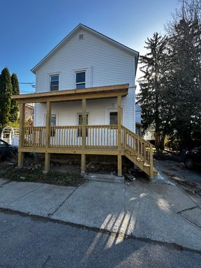 "Charming 1-Bedroom Retreat in Saratoga Springs – Your Cozy Oasis Awaits at 96 Walworth St!" – photo 1