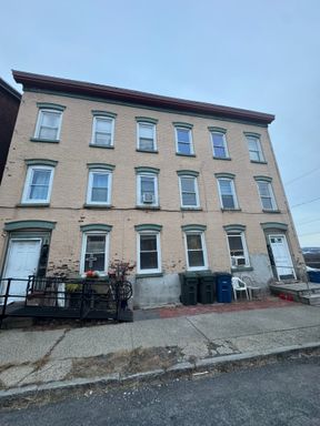 Available Now – 2 Bedroom Apartment in Cohoes!
