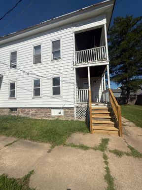 Price Dropped to $1,999! Prime Saratoga Springs 2-Bed w/ Laundry & Parking – photo 1