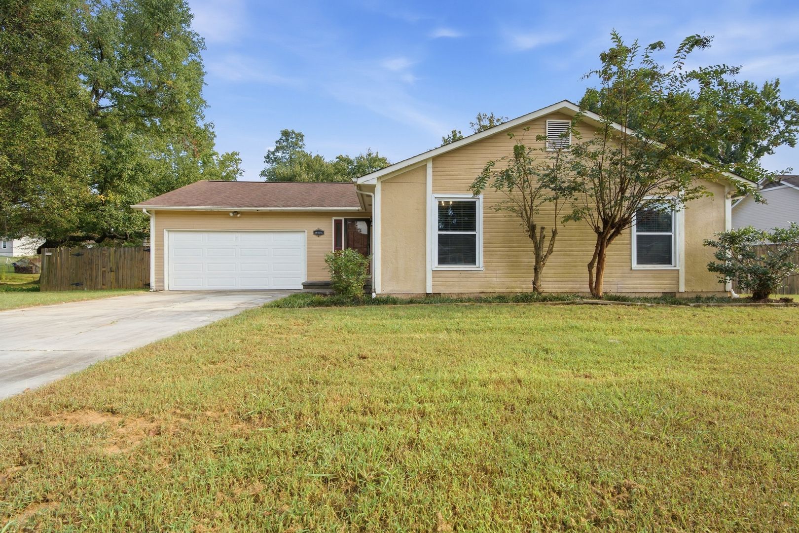 Madison House: 117 Jay Drive