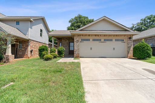 MADISON CITY SCHOOLS! Charming Home in a Great Location! – photo 1