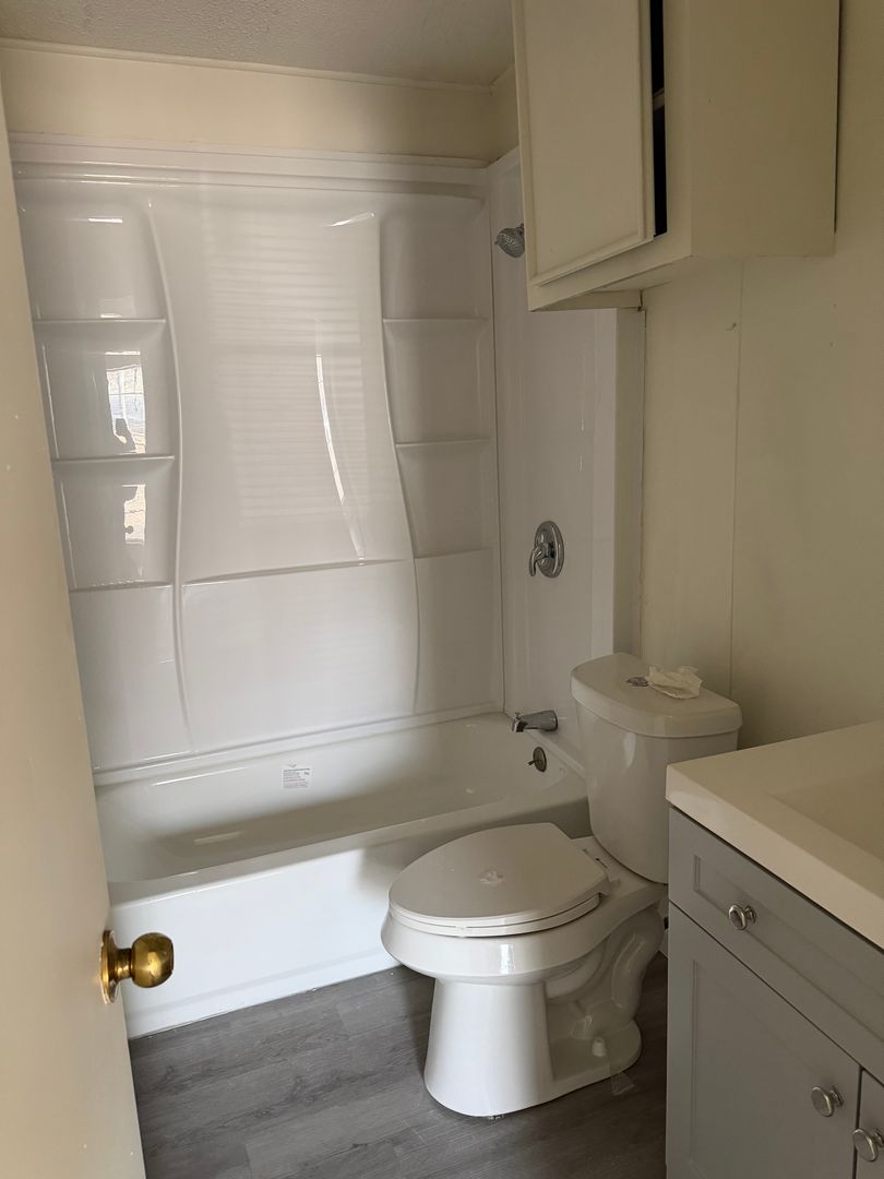 Waco Apartment: 2021 Austin Ave.