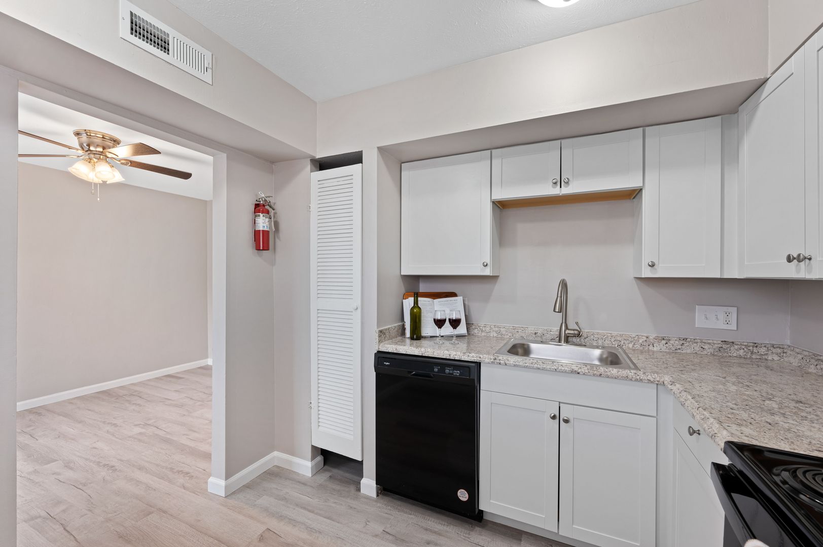 Cincinnati Apartment: 1740 Bising Ave
