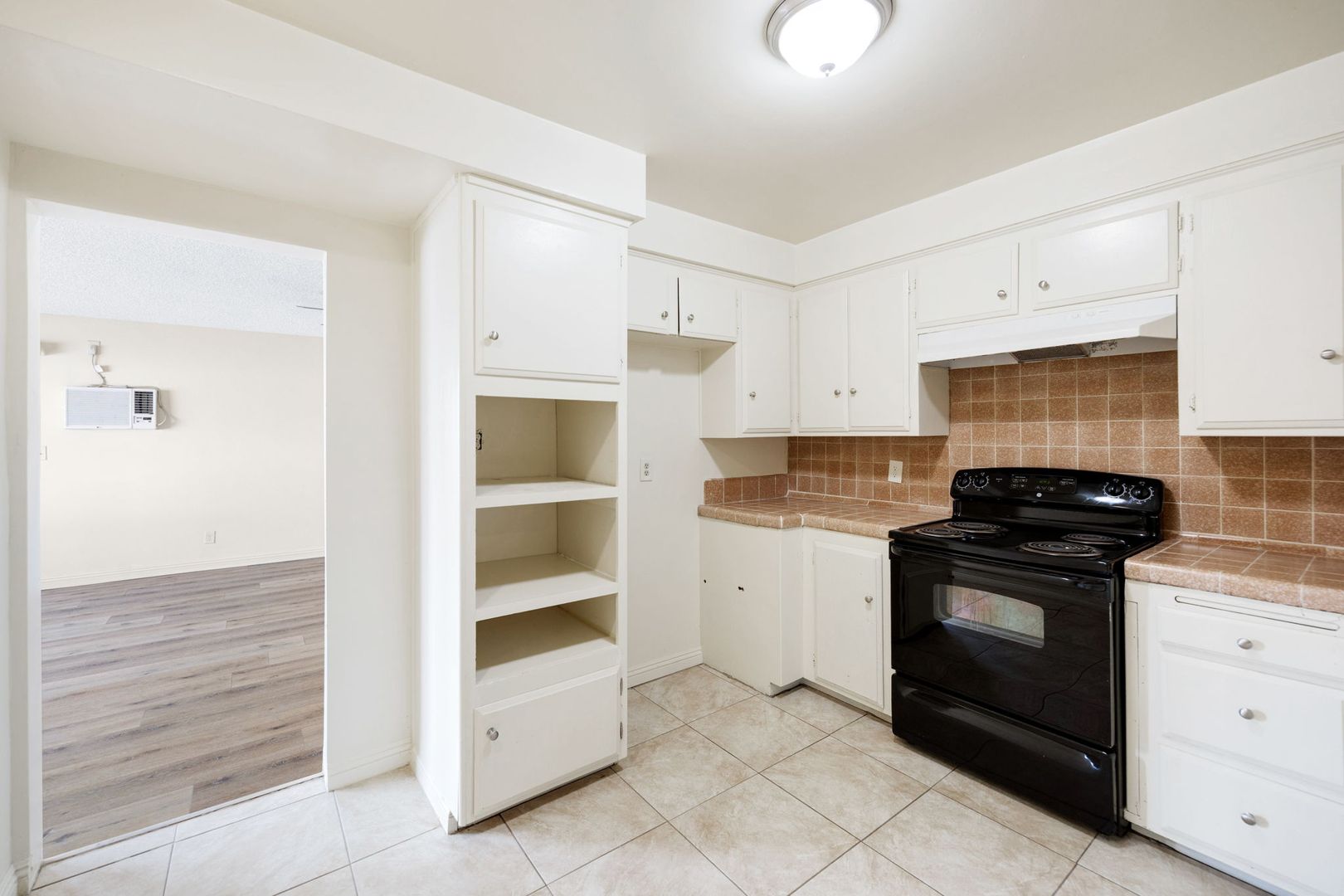 San Bernardino Apartment: 2761 N Golden Ave