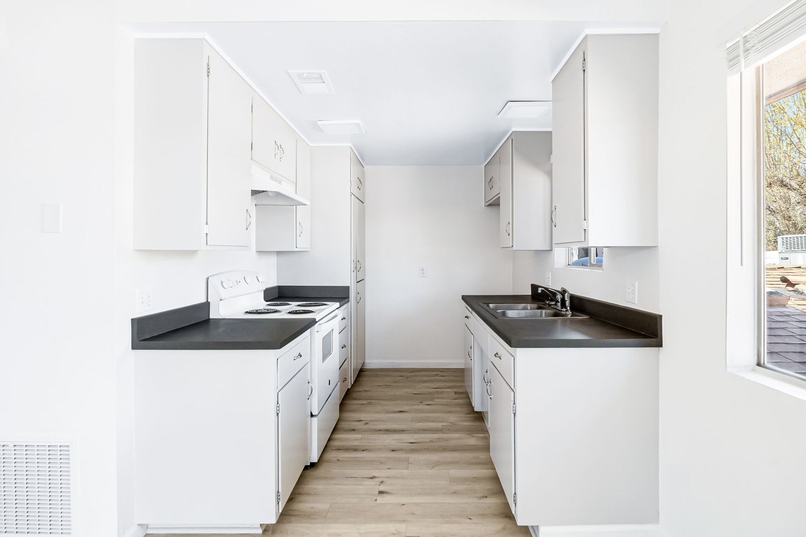 Yucca Valley Apartment: 55130 Airlane Dr.