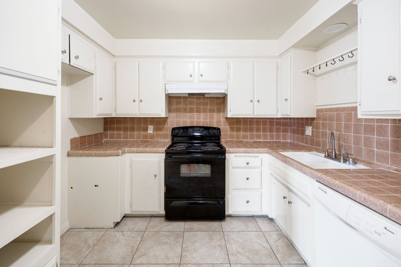 San Bernardino Apartment: 2761 N Golden Ave