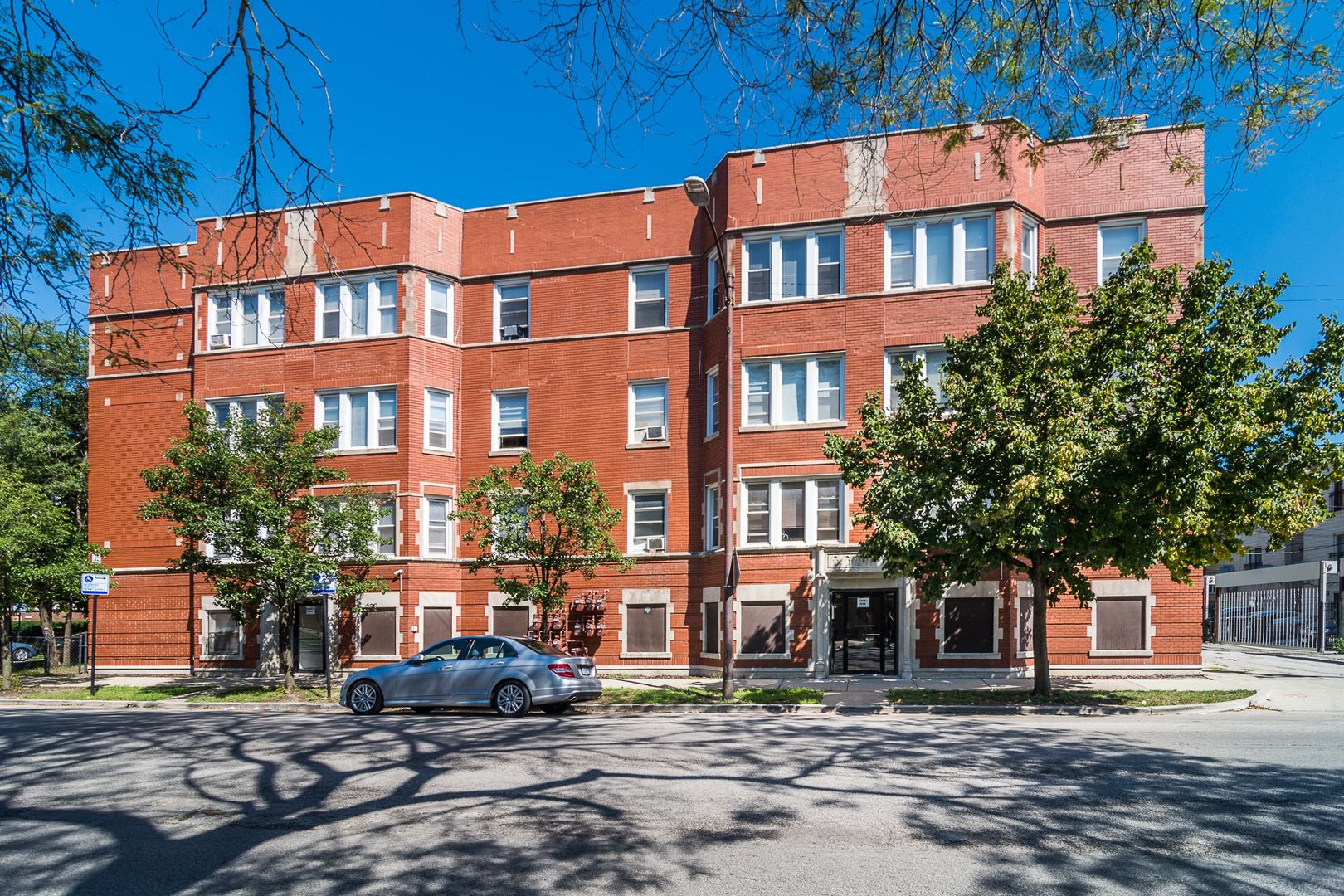 Chicago Apartment: 1822-1830 E. 73rd St