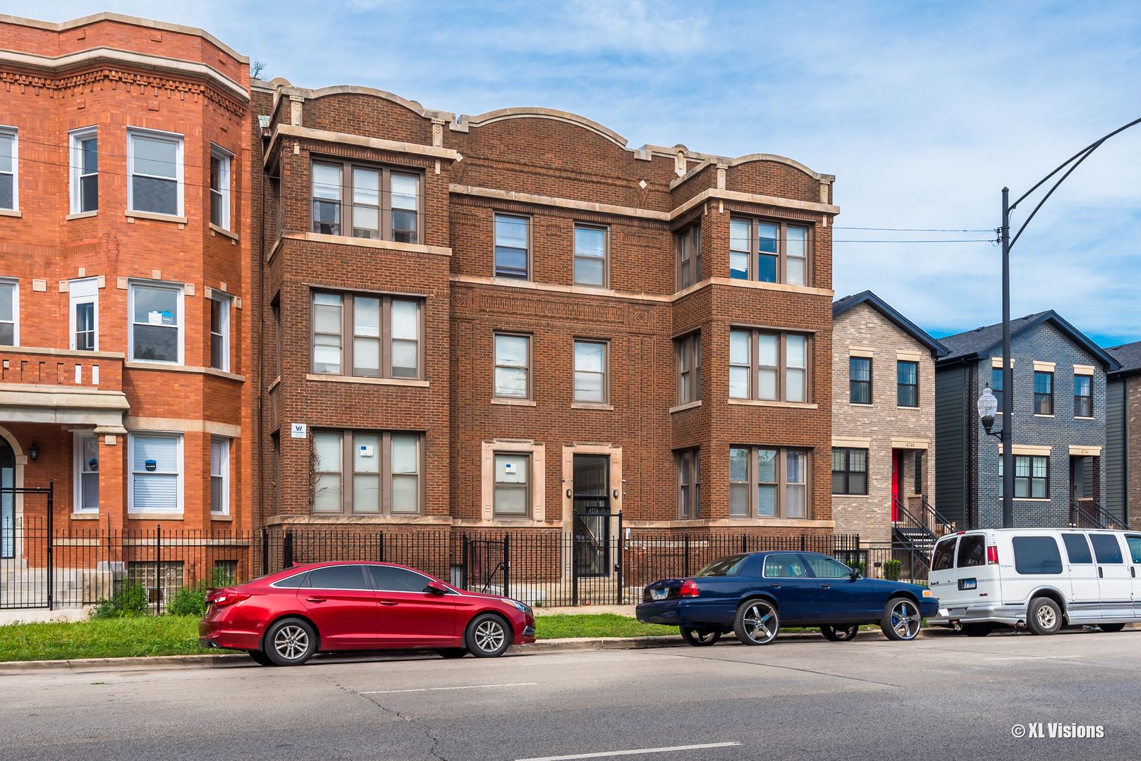 Chicago Apartment: 4750-4752 S Indiana Ave