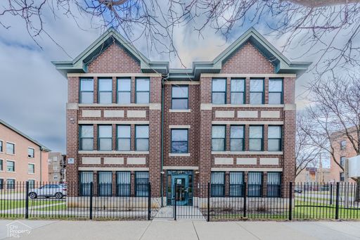 2BR/1BA – LIHTC Unit — Liberty Square Spacious, Bright, On East Garfield Park -"Section 8" – photo 1