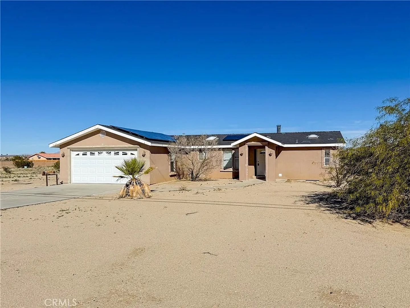 29 Palms House: 74804 Amboy Road