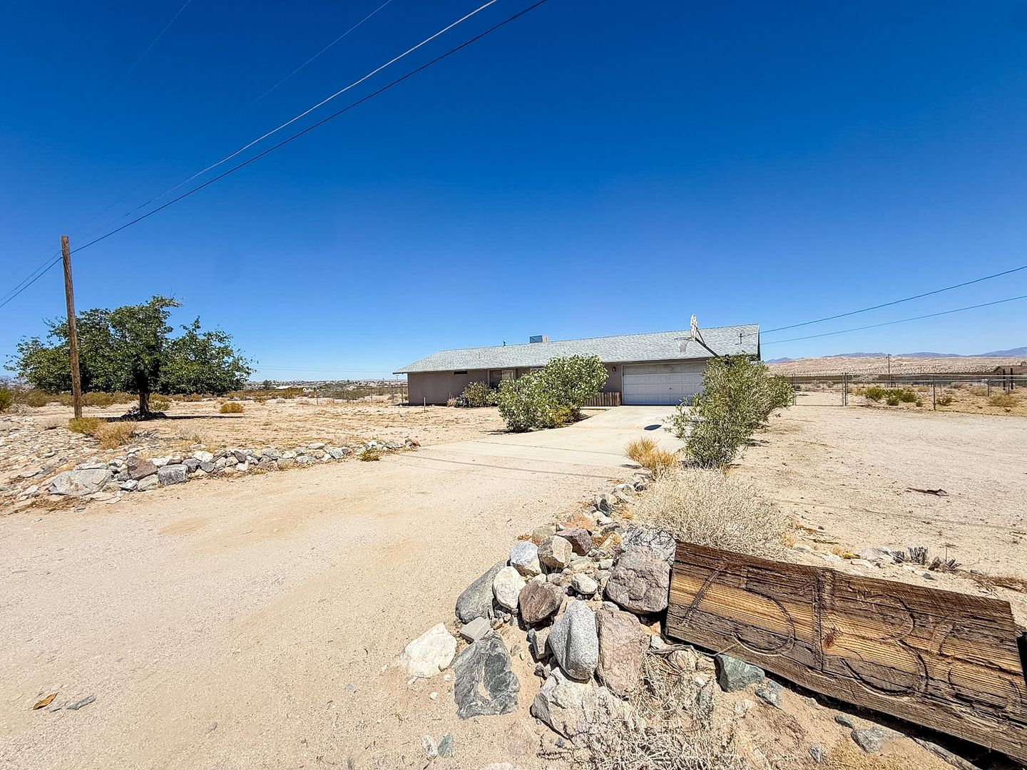 29 Palms House: 75136 Cottonwood Ave.