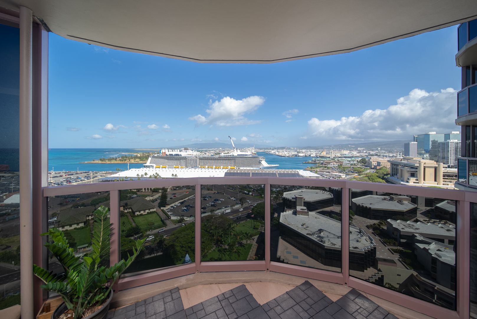 Honolulu Condo: 415 South St. #2302