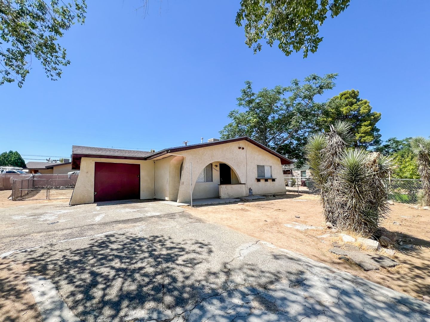 Yucca Valley House: 55595 Pueblo Trl.