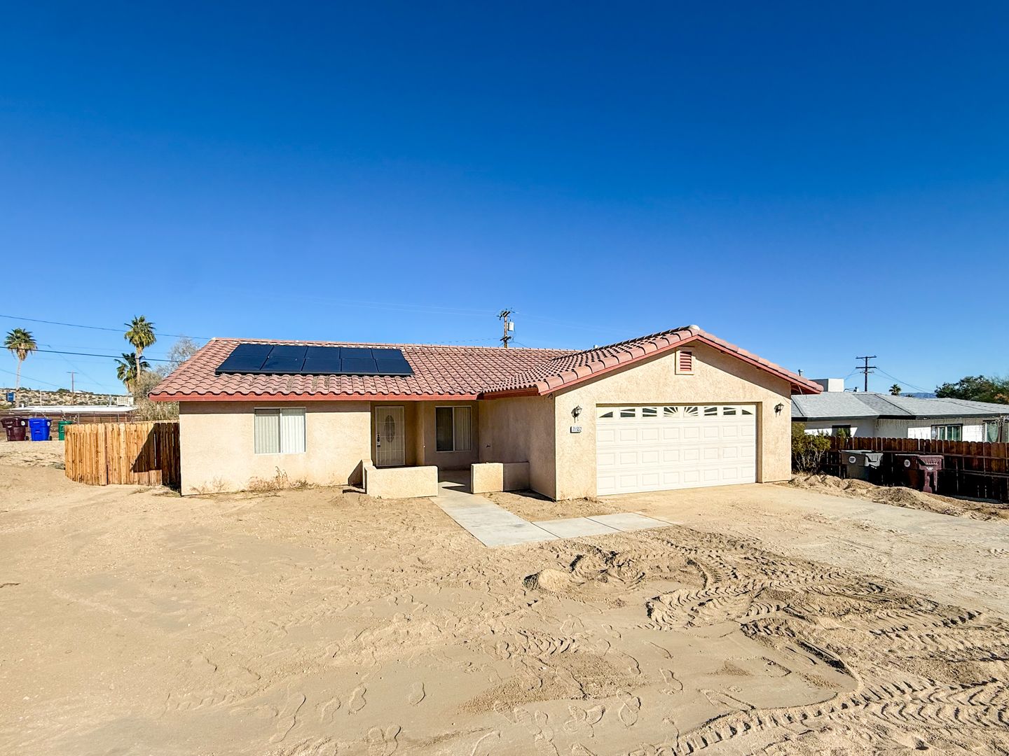 29 Palms House: 71552 Juanita Drive