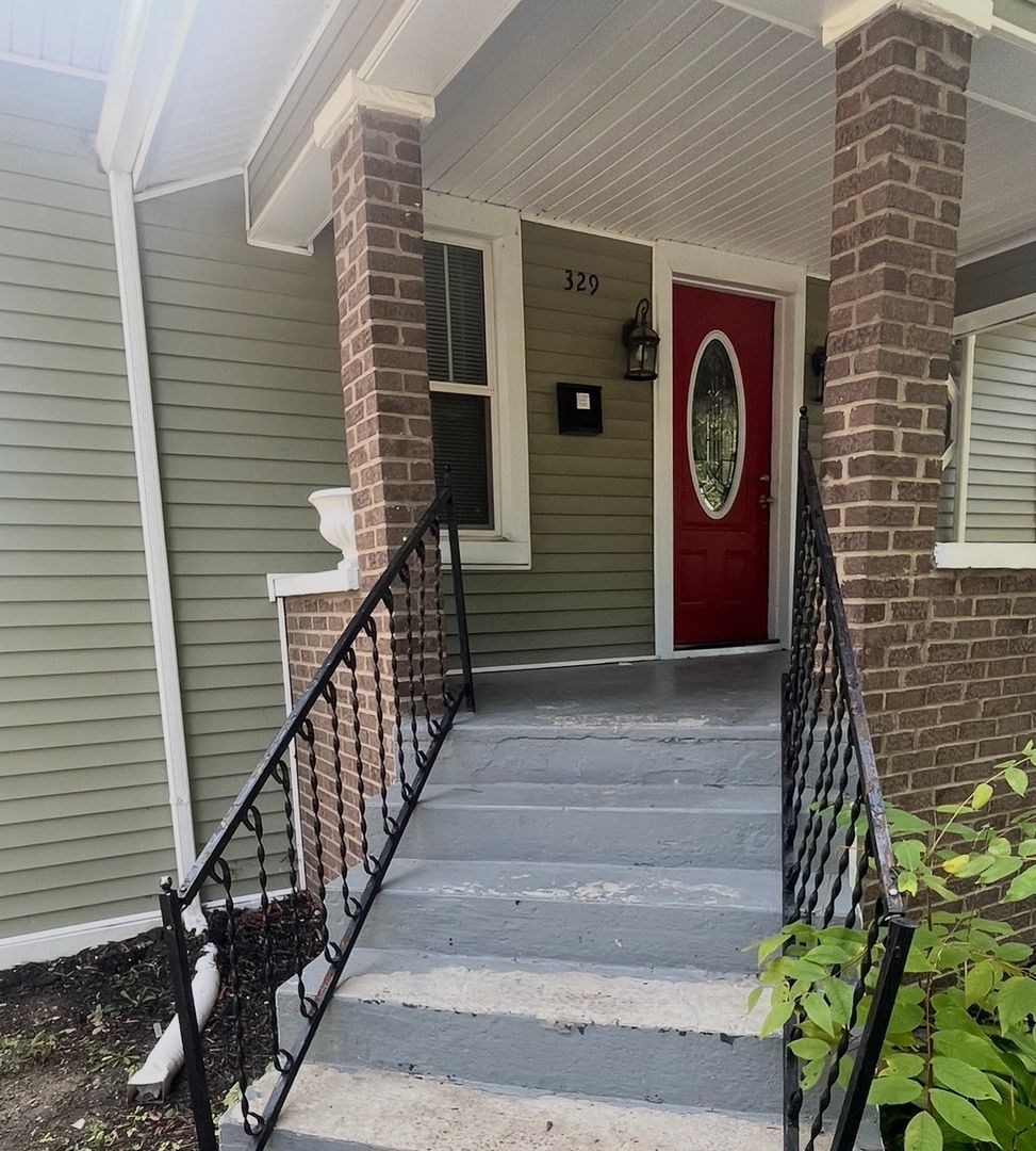 Louisville House: 329 Glendora Ave