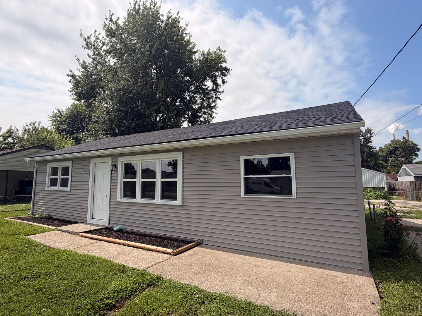 Louisville House: 7306 Nathan Hale Way