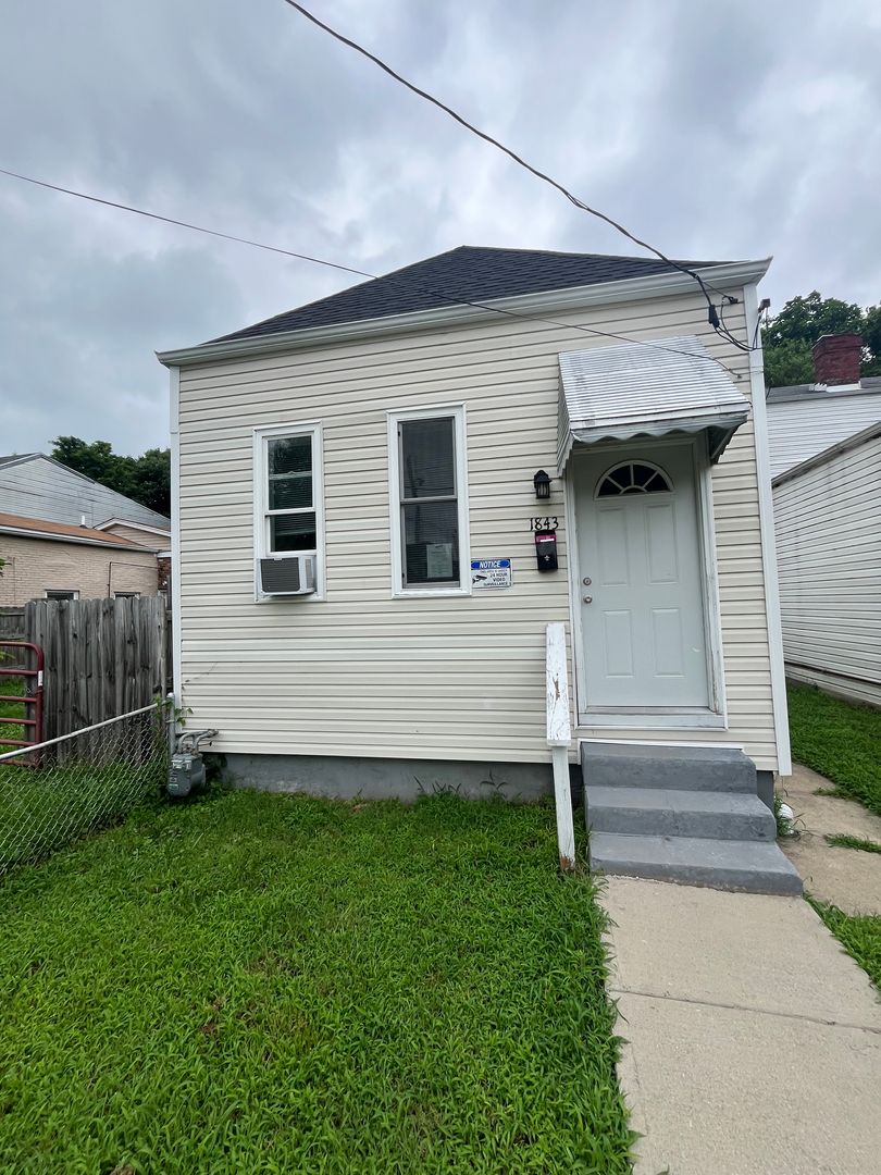 Louisville House: 1843 Bank Street