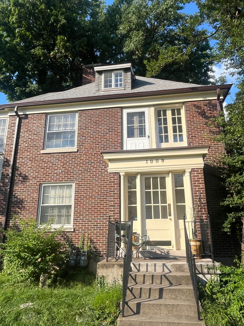 Louisville Apartment: 1009 Everett Ave